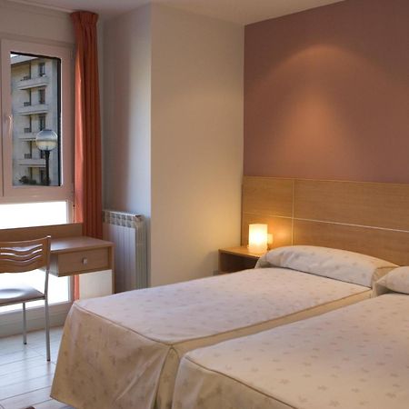 Hotel Ekia Pentsioa à Zarautz Extérieur photo