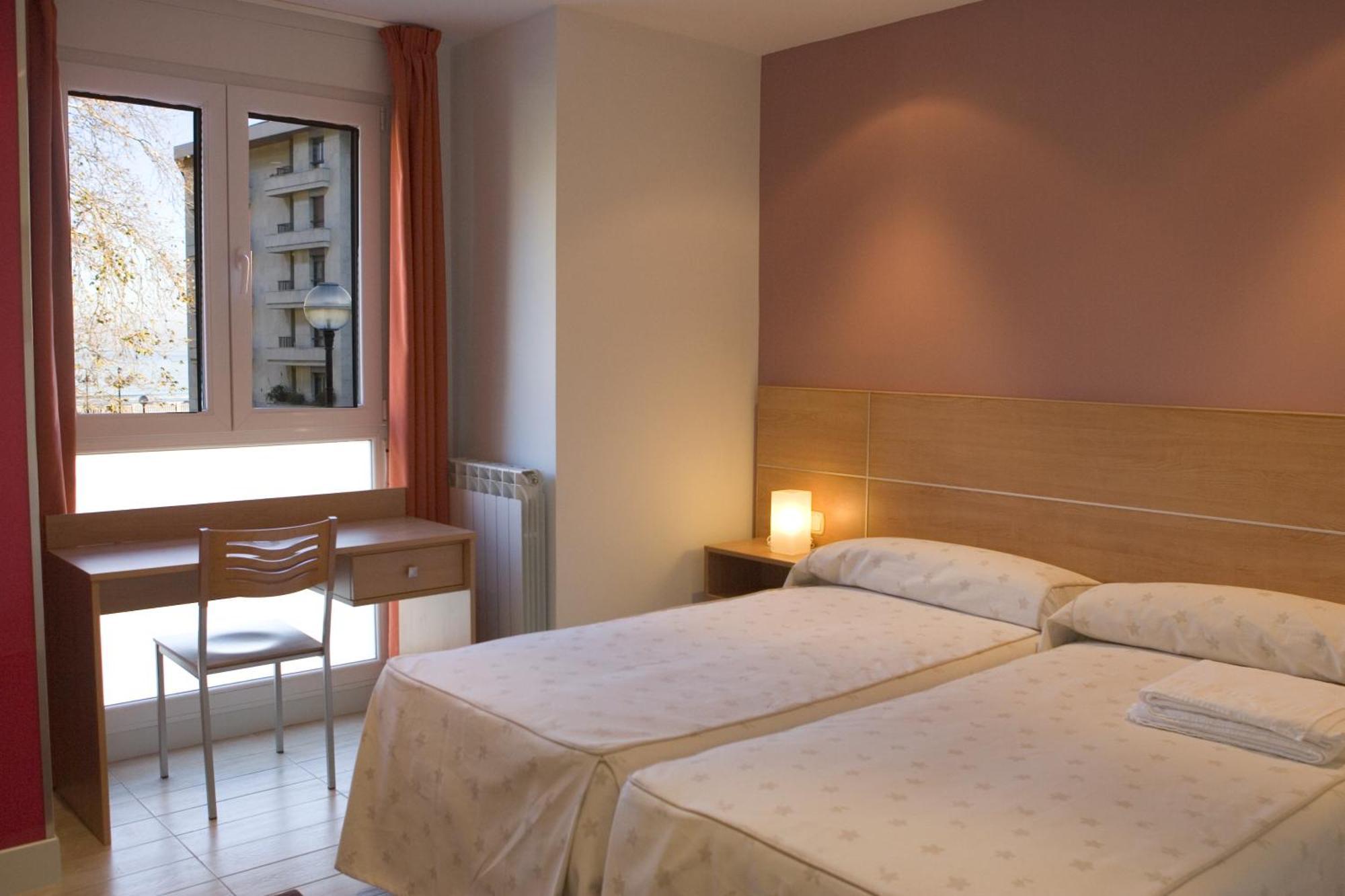 Hotel Ekia Pentsioa à Zarautz Extérieur photo