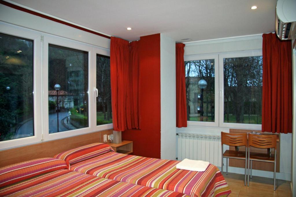 Hotel Ekia Pentsioa à Zarautz Extérieur photo
