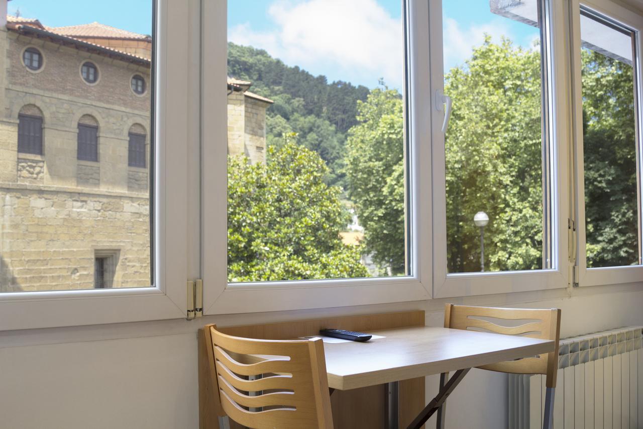 Hotel Ekia Pentsioa à Zarautz Extérieur photo