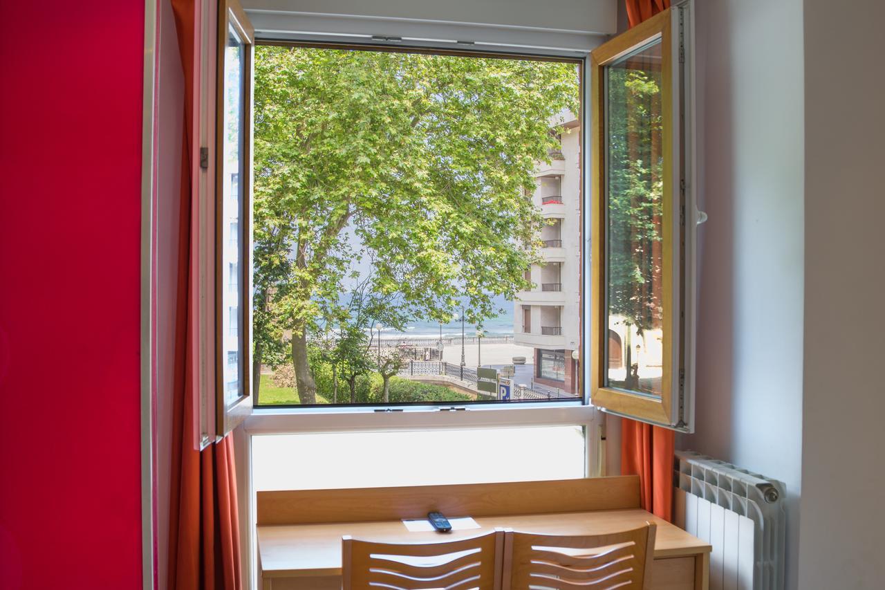 Hotel Ekia Pentsioa à Zarautz Extérieur photo