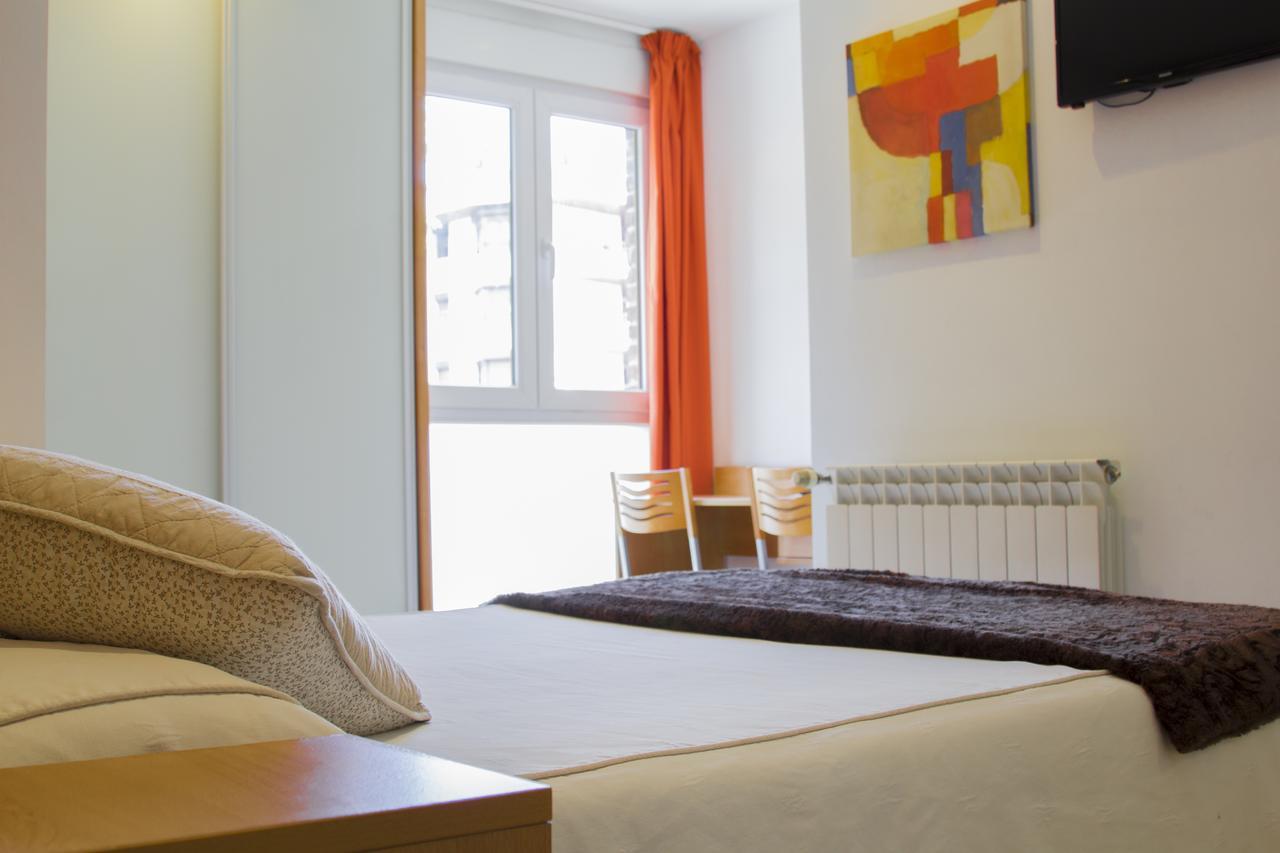 Hotel Ekia Pentsioa à Zarautz Extérieur photo