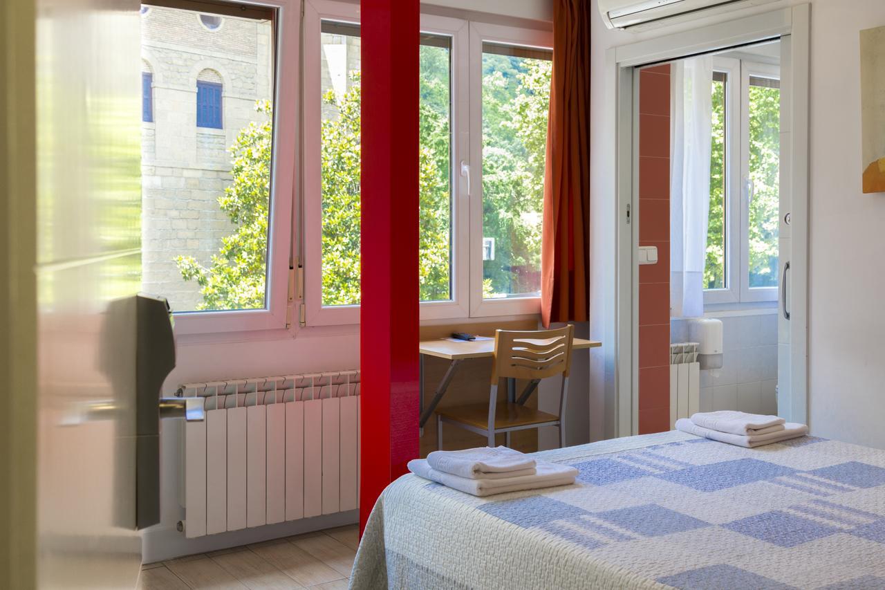Hotel Ekia Pentsioa à Zarautz Extérieur photo