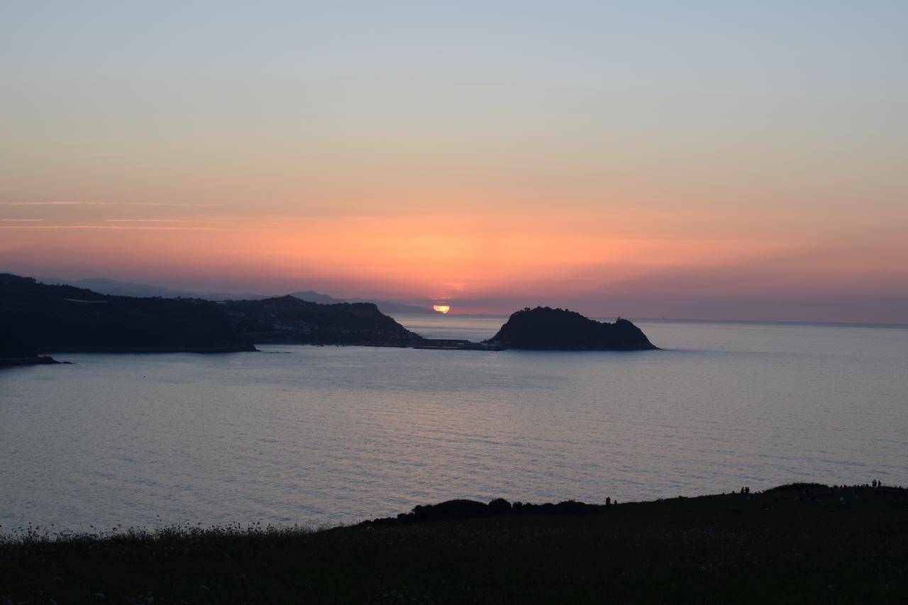 Hotel Ekia Pentsioa à Zarautz Extérieur photo