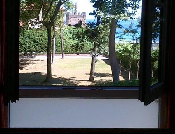Hotel Ekia Pentsioa à Zarautz Extérieur photo